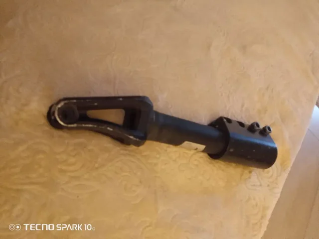 Продам вилку и зажим для провика - Запчасти в Тюмень