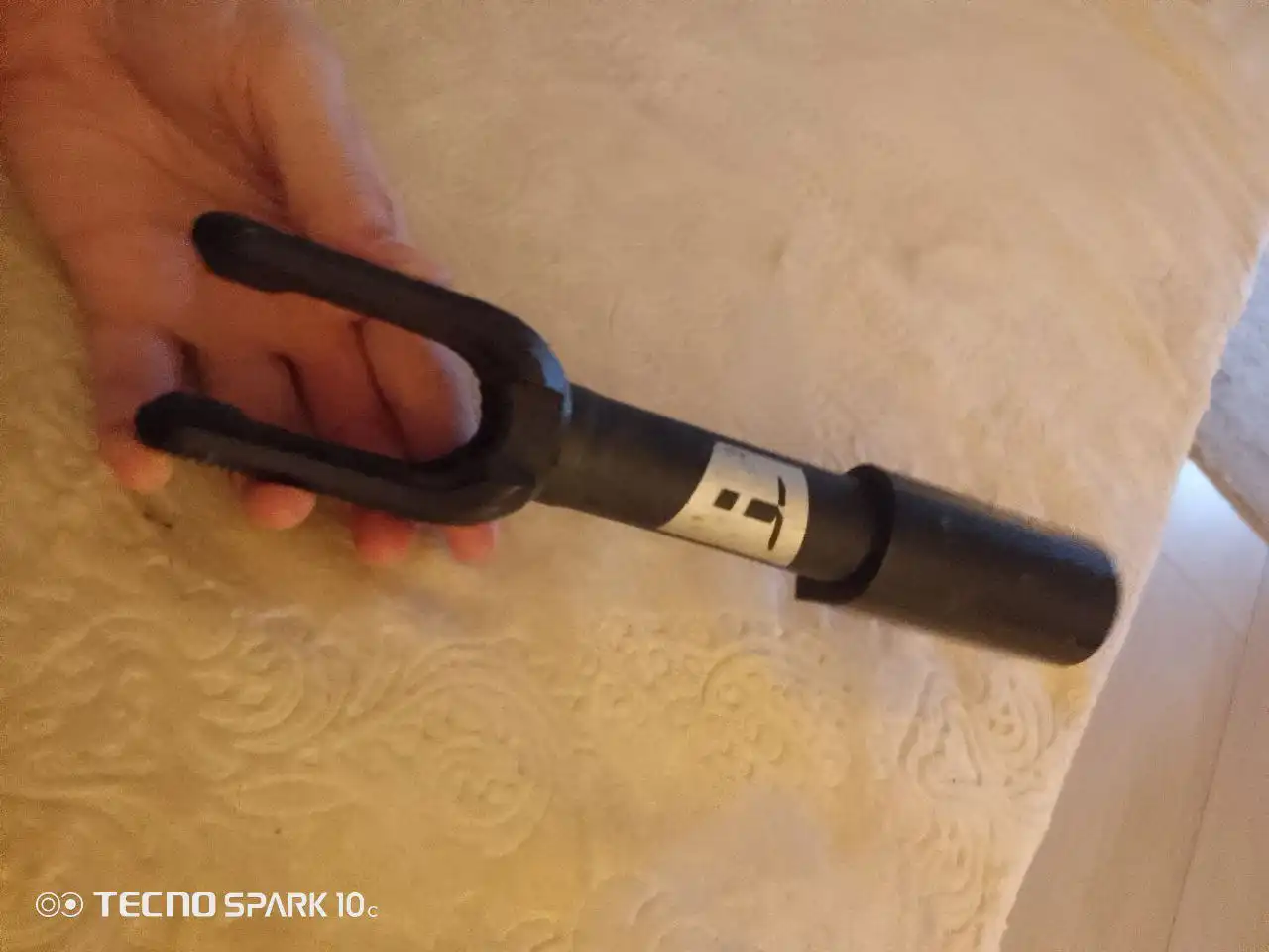 Продам вилку и зажим для провика - null (Запчасти) в Тюмень