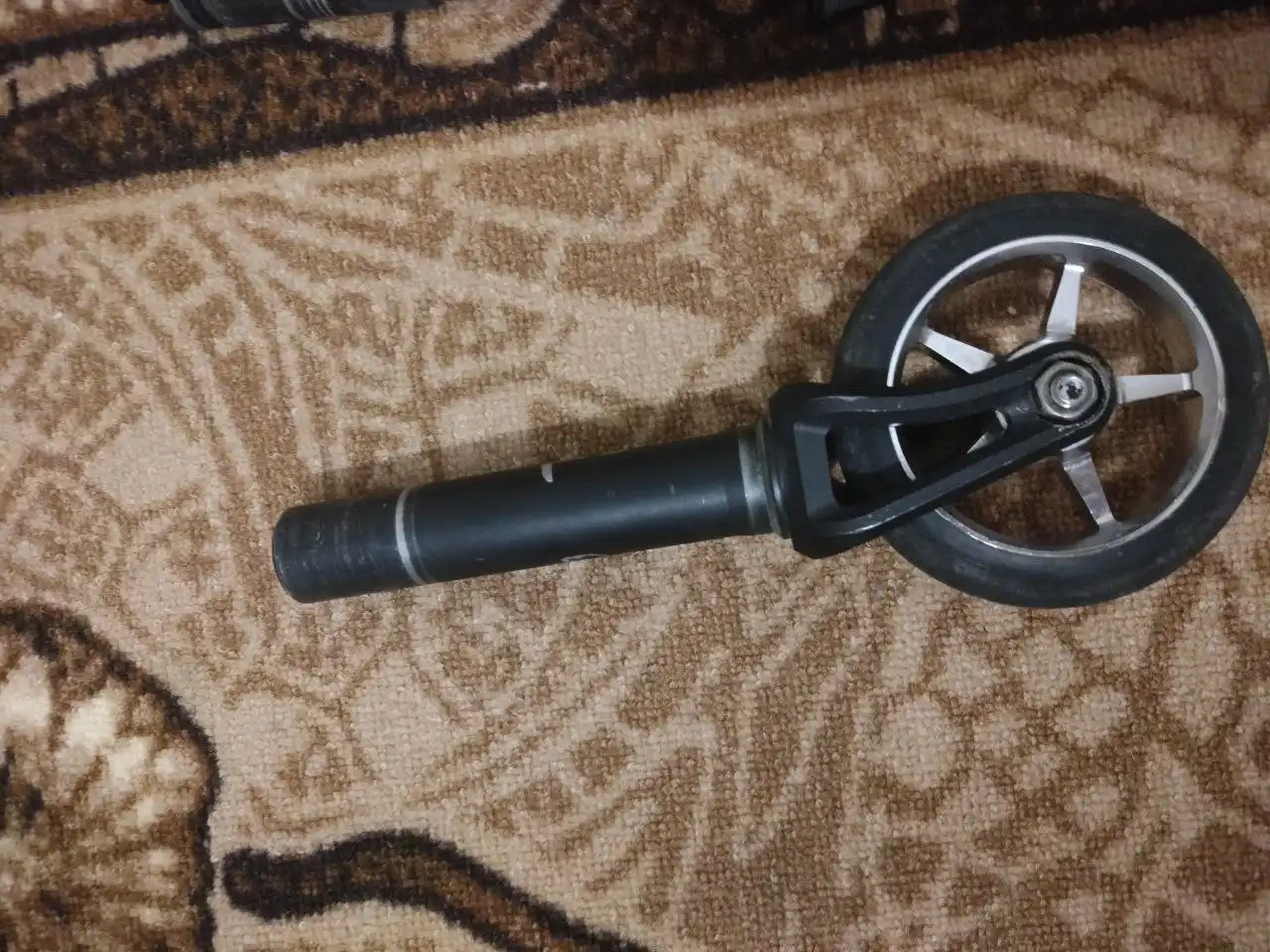 Продам самокат с зажимом к рулю в подарок - Барахолка в Тюмень