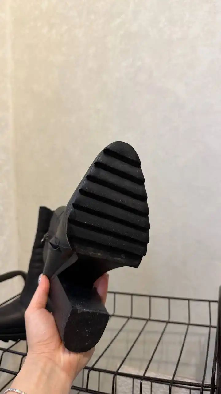 Продажа ботильонов Terranova