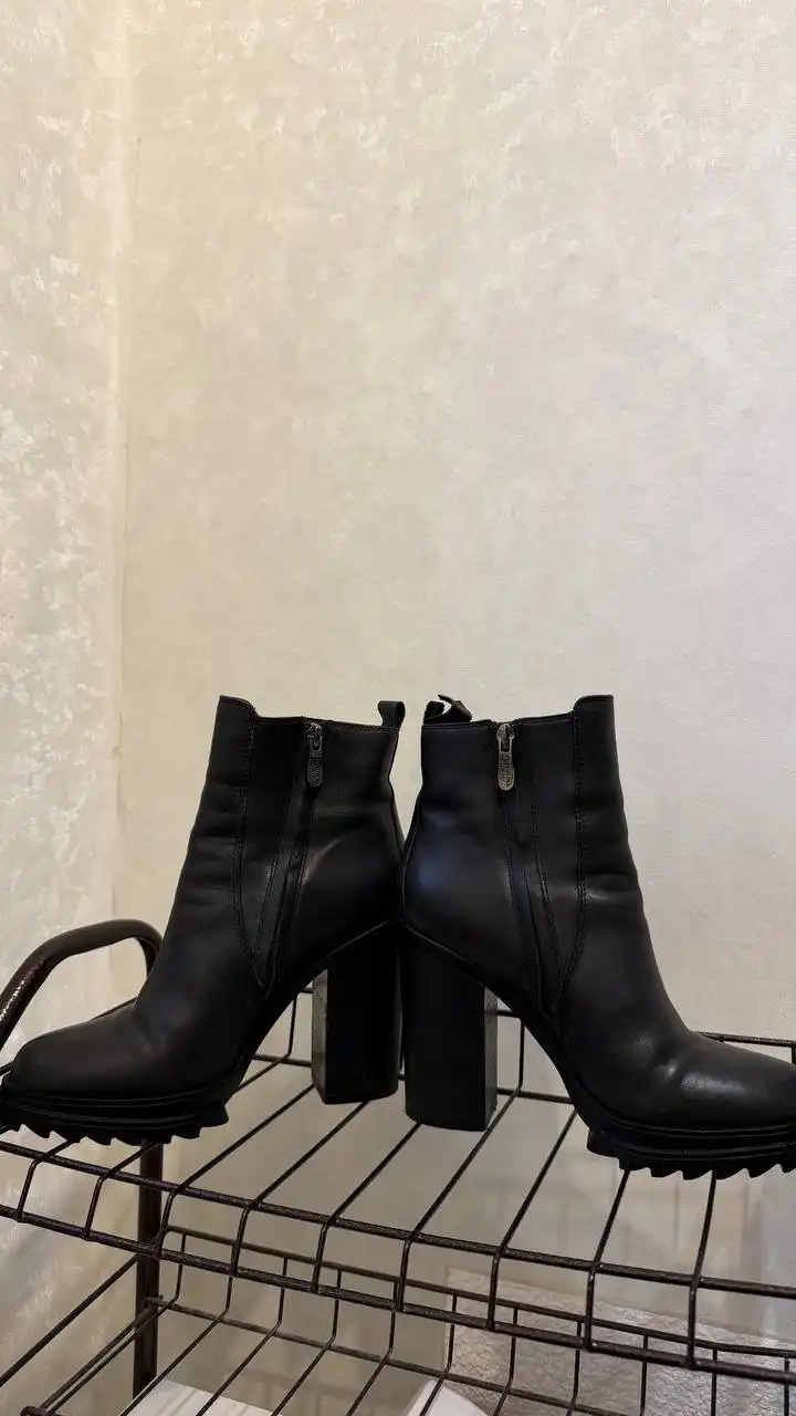 Продажа ботильонов Terranova