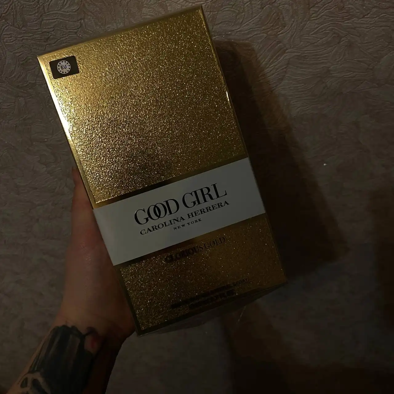 Продажа парфюмов к Новому году