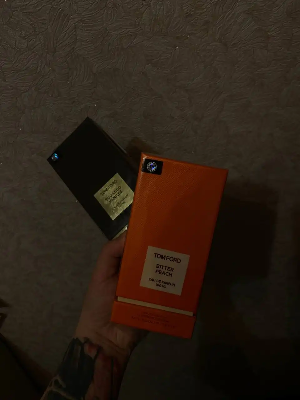 Продажа парфюмов к Новому году