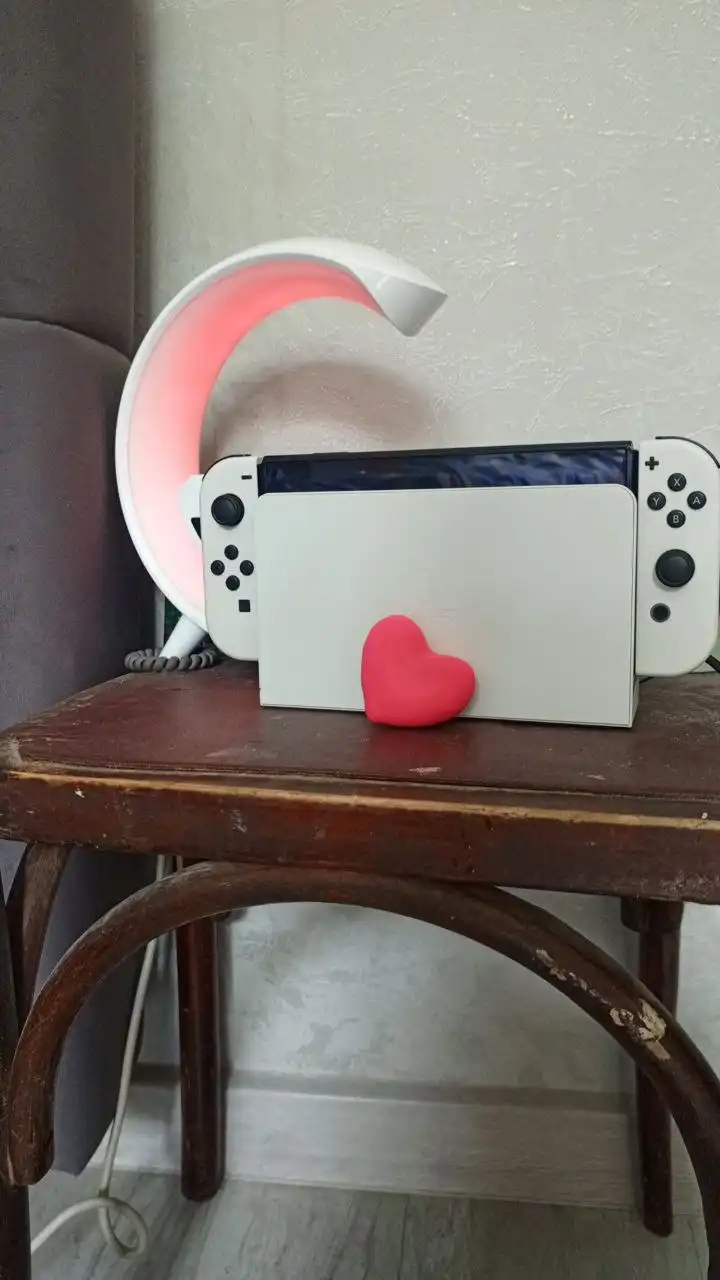 Продажа Nintendo Switch OLED белого цвета