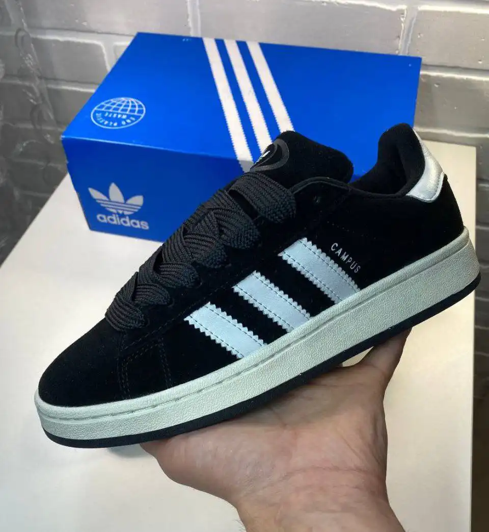 Продам новые кроссовки после закрытия магазина, размер 41