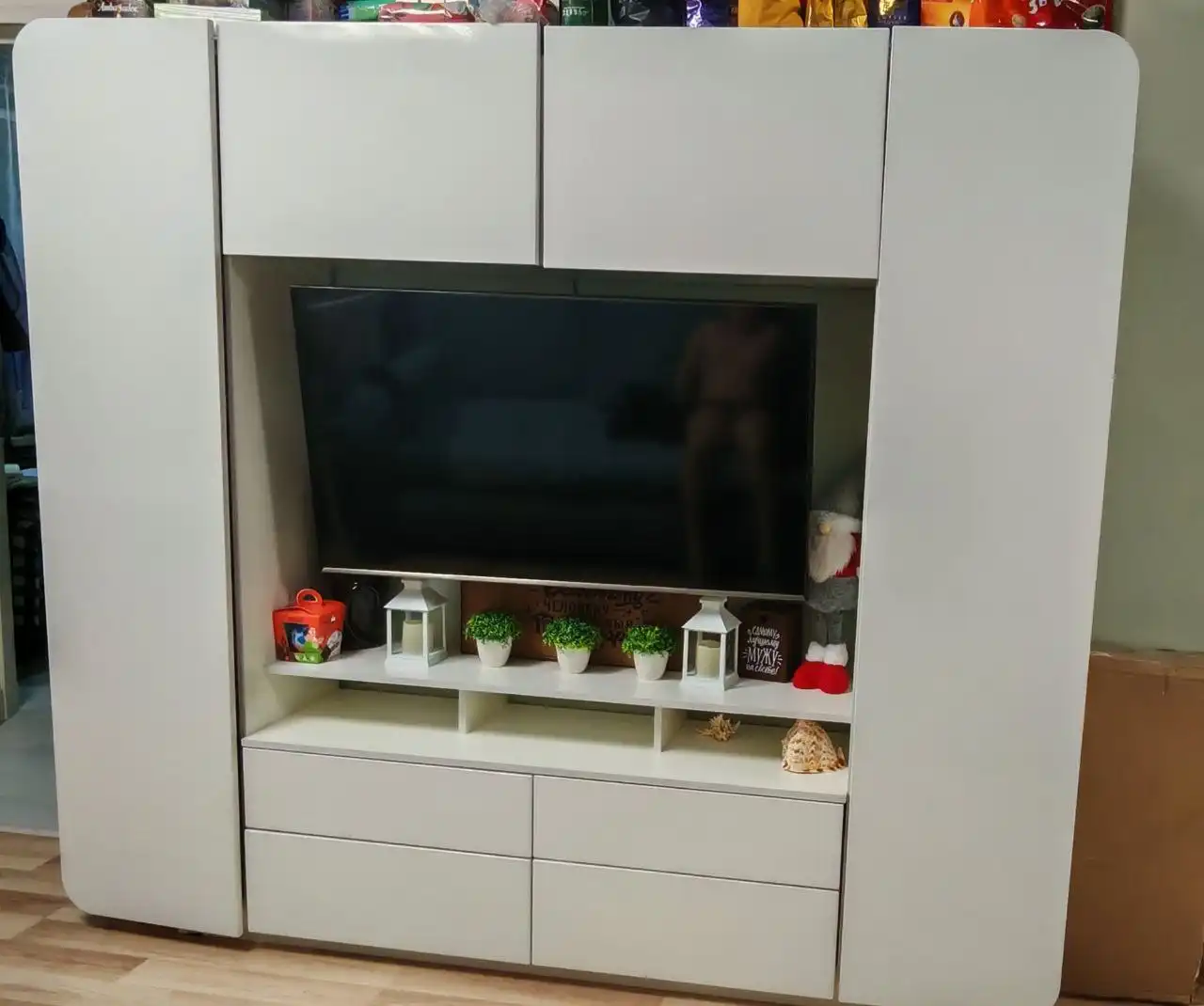 Шкаф под телевизор разобранный