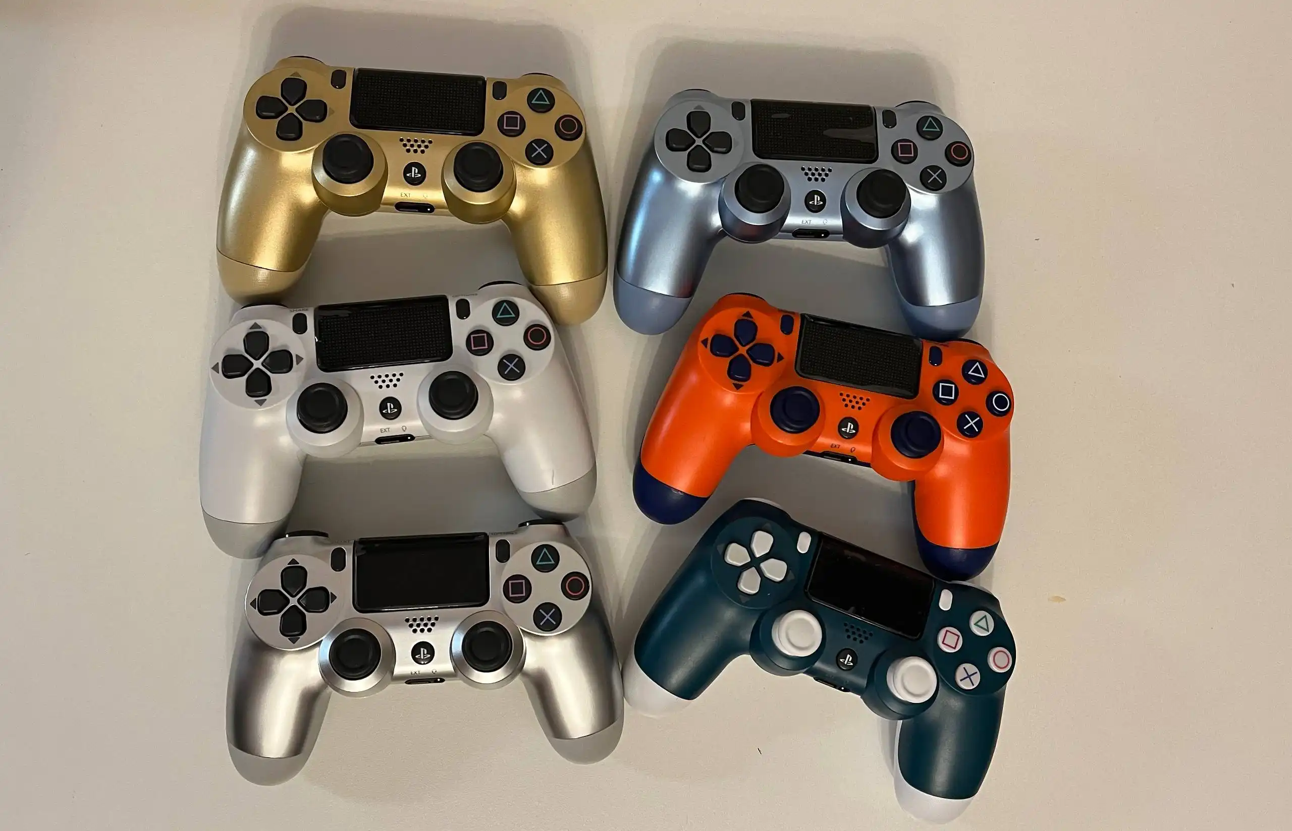 Новые джойстики DualShock 4