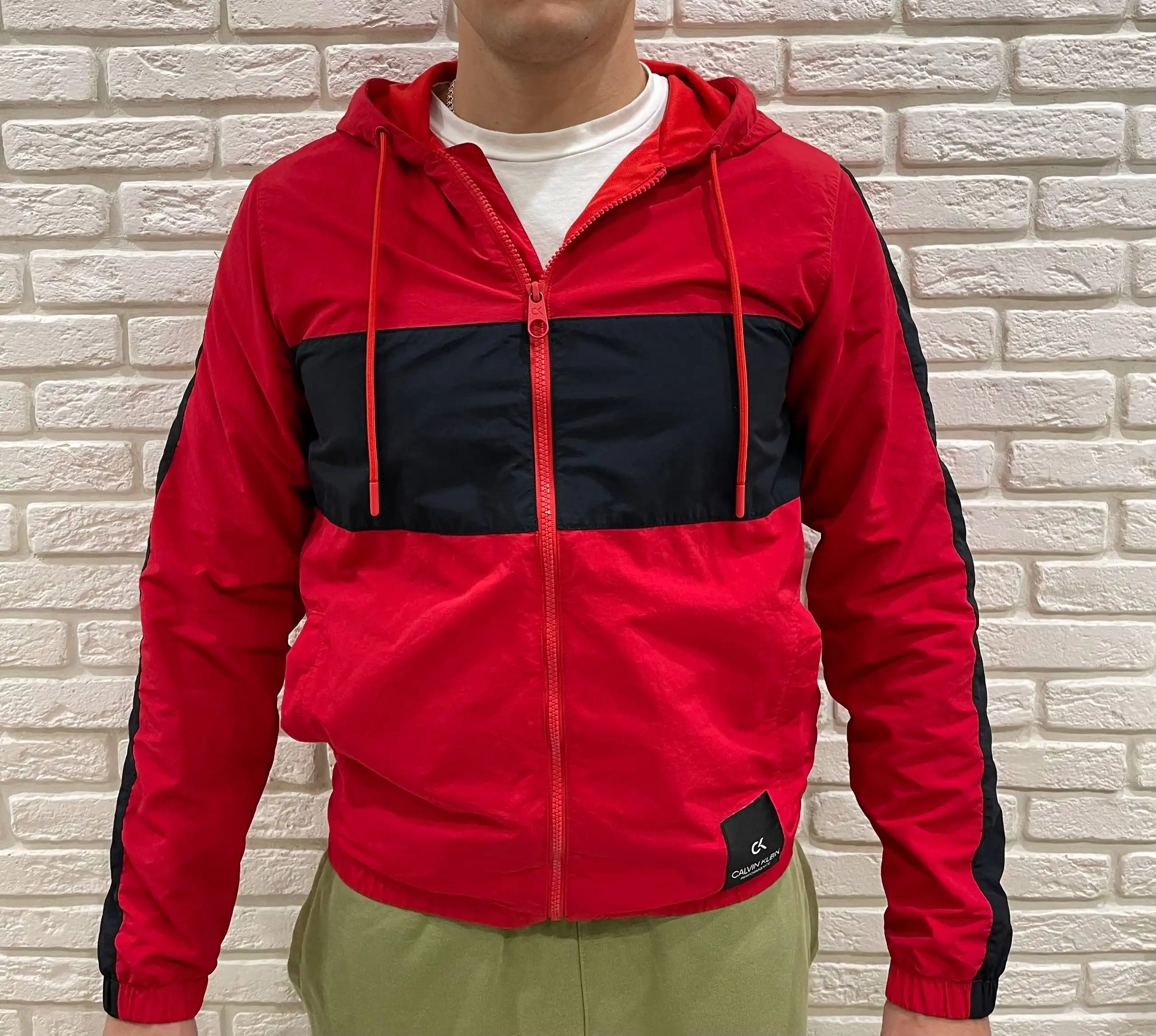 Одежда брендов Calvin Klein, Adidas, Reebok