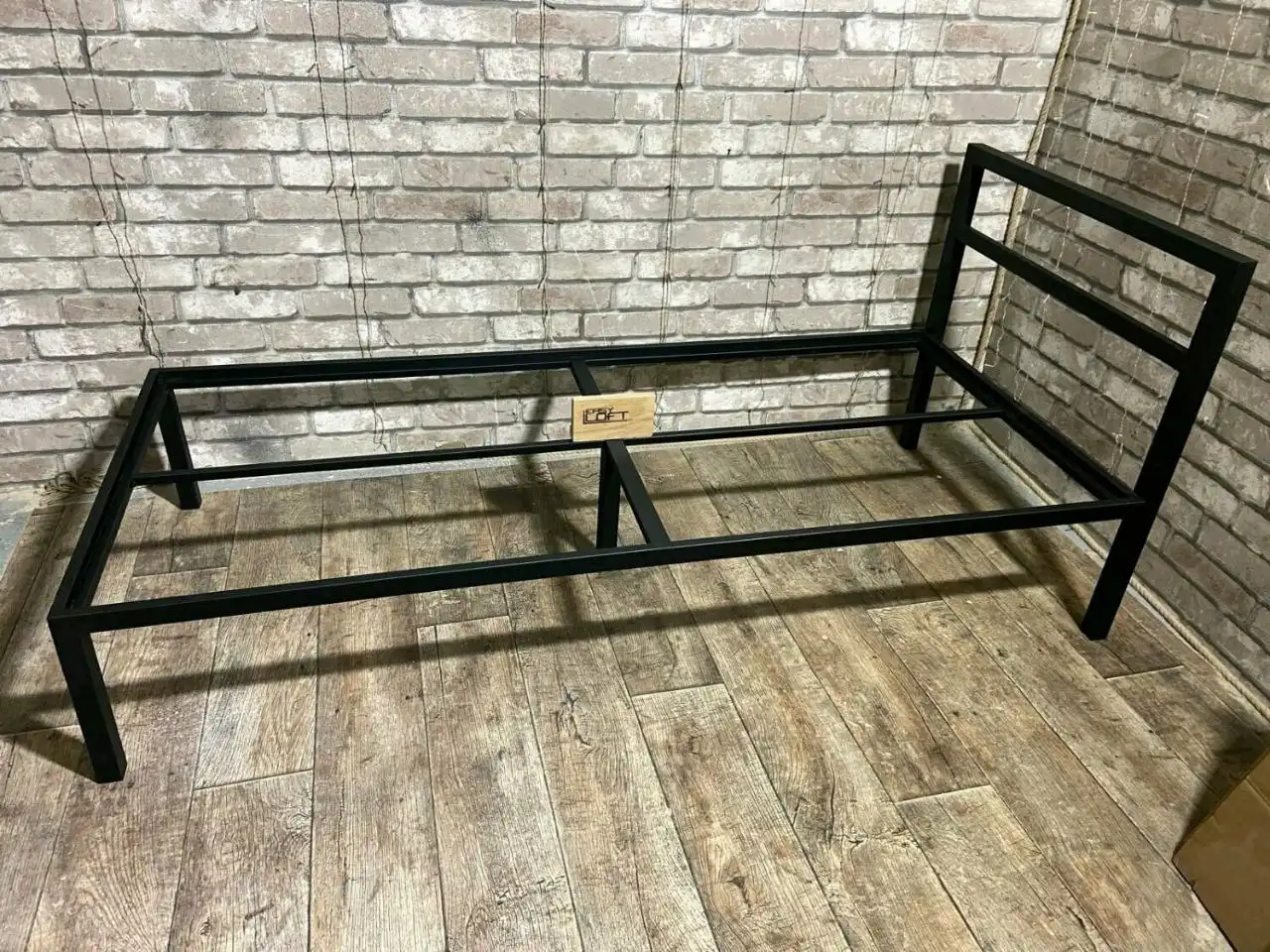 Изготовление кровати в стиле лофт из металлопрофиля