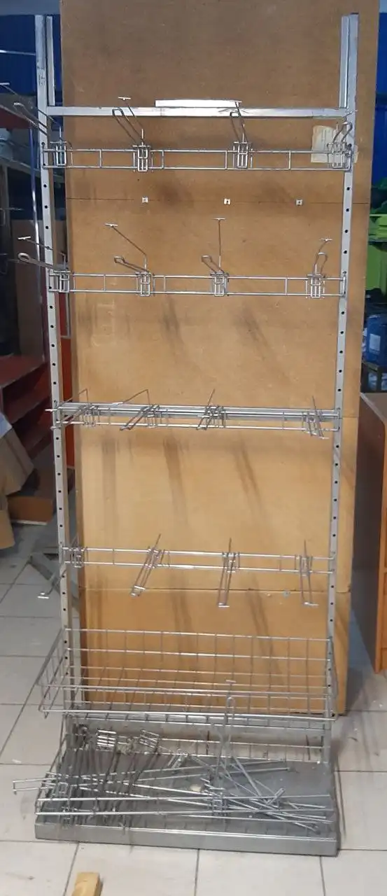 Металлические стойки