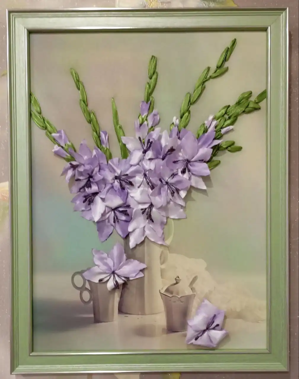 Продажа вышитых лентами картин