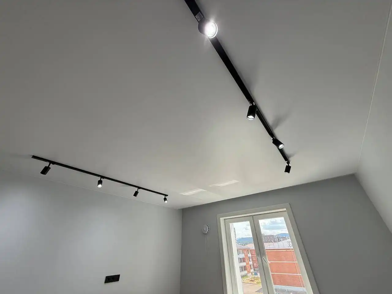 Установка натяжных потолков от профессионалов - Ремонт и строительство (Услуги) в Улан-Удэ