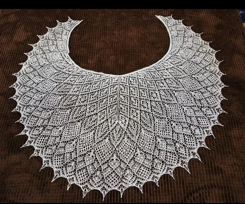 Ажурная шаль паутинка "Капельки росы" ручной работы - Аксессуары в Улан-Удэ