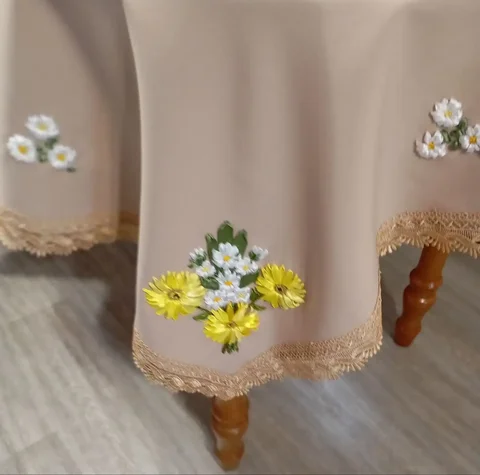 Скатерть из габардина с вышивкой лентами - Удобрения в Тюмень