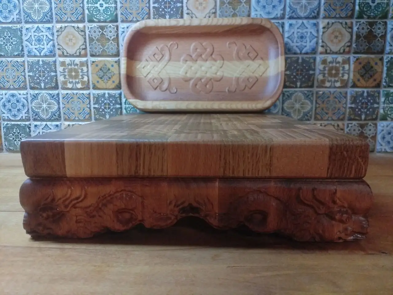 Торцевая разделочная доска с блюдом из ценных пород дерева - Кухонная утварь (Барахолка) в Улан-Удэ