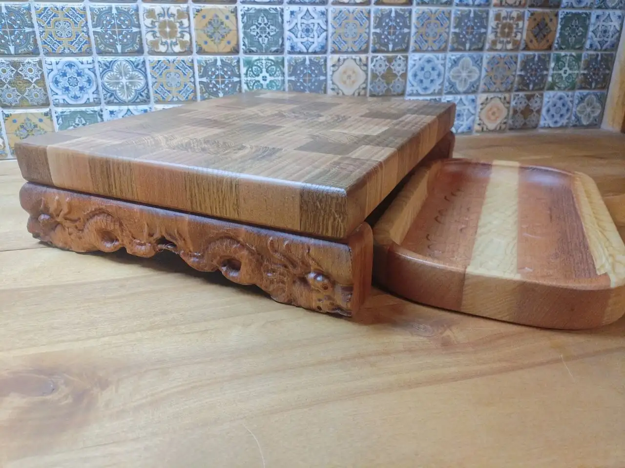 Торцевая разделочная доска с блюдом из ценных пород дерева - Кухонная утварь (Барахолка) в Улан-Удэ