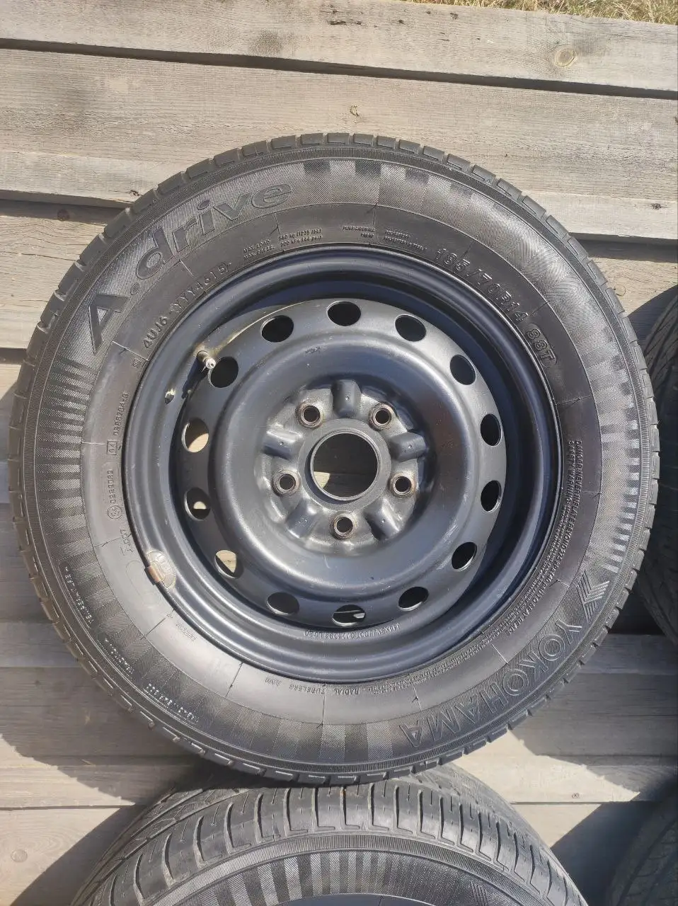 Продается летняя резина с дисками 185/70 R14 88 Т - Шины и диски (Авто) в Улан-Удэ