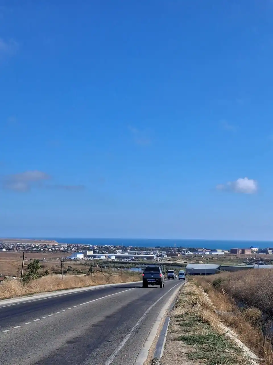 Земля у Чёрного моря в посёлке Волна