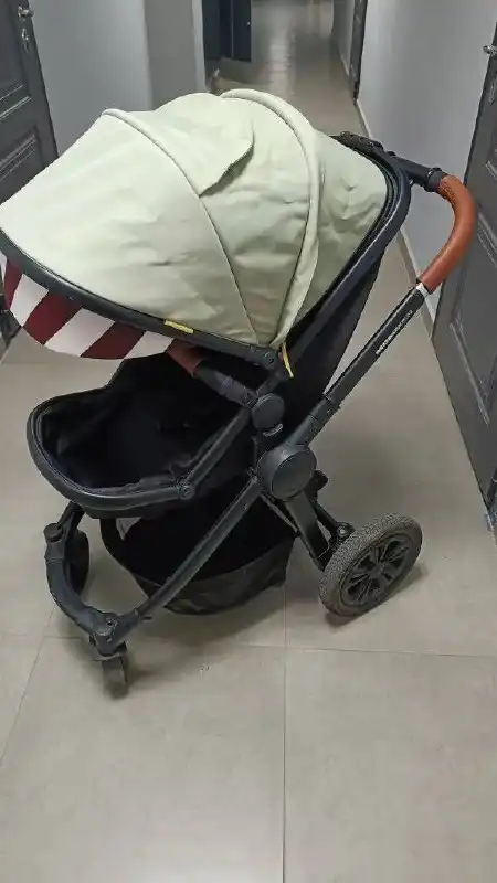 Продажа б/у коляски 2в1 с комплектом аксессуаров