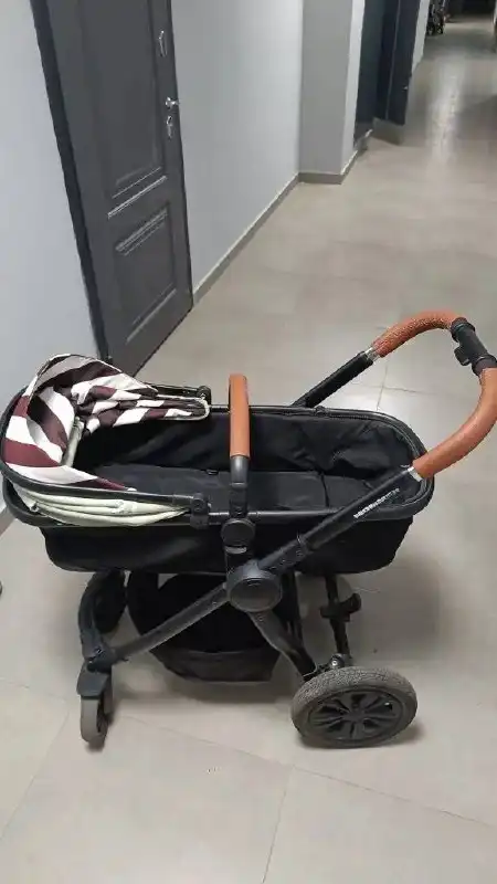 Продажа б/у коляски 2в1 с комплектом аксессуаров