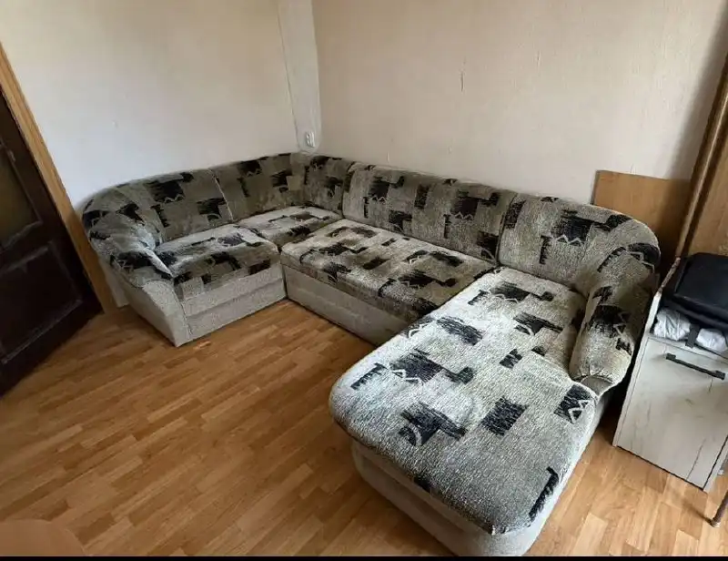 Продам угловой диван с возможностью разделения