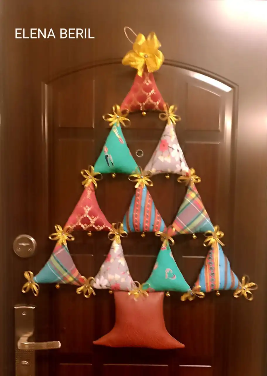 Ёлка на силиконовых присосках - новогодний декор и подарки