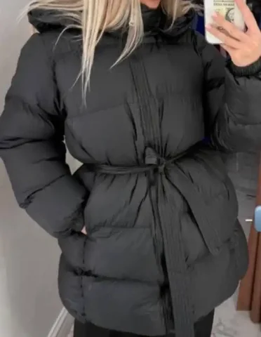 Продажа зимней куртки с биркой, размер 44 - Одежда в Краснодар