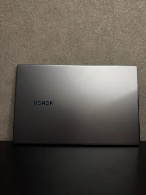 Ноутбук Honor MagicBook 15 с экраном 15.6'' IPS, 16 ГБ ОЗУ, SSD 512 ГБ - Игры в Уфа