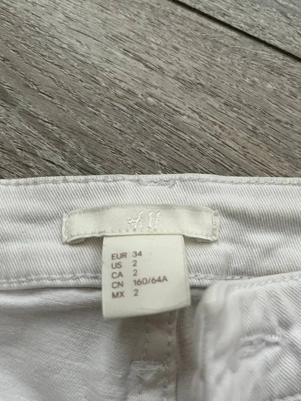 Продажа винтажных вещей: свитшот Chanel, шорты H&M, джинсовые юбки - Винтажная одежда (Одежда) в Уфа