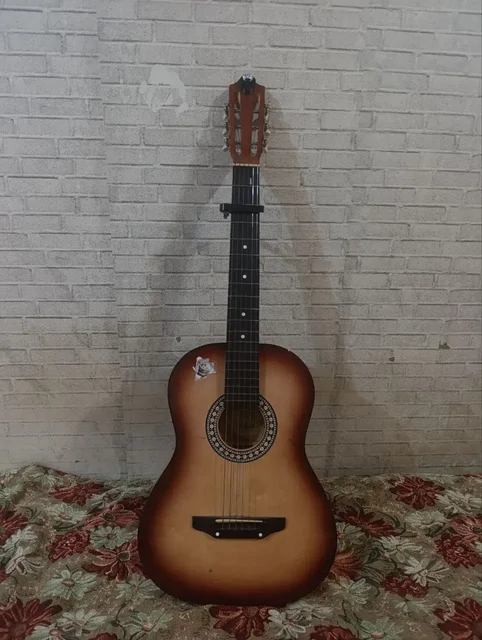 Продажа акустической гитары с комплектом - Садоводство в Уфа
