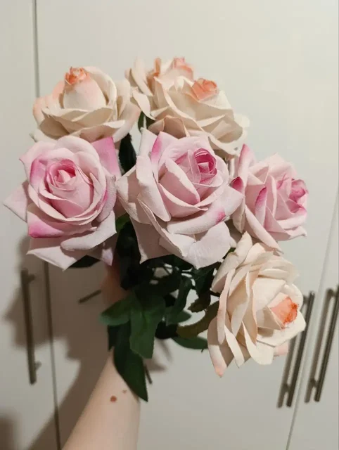 Искусственные розочки и ваза - Для животных в Уфа