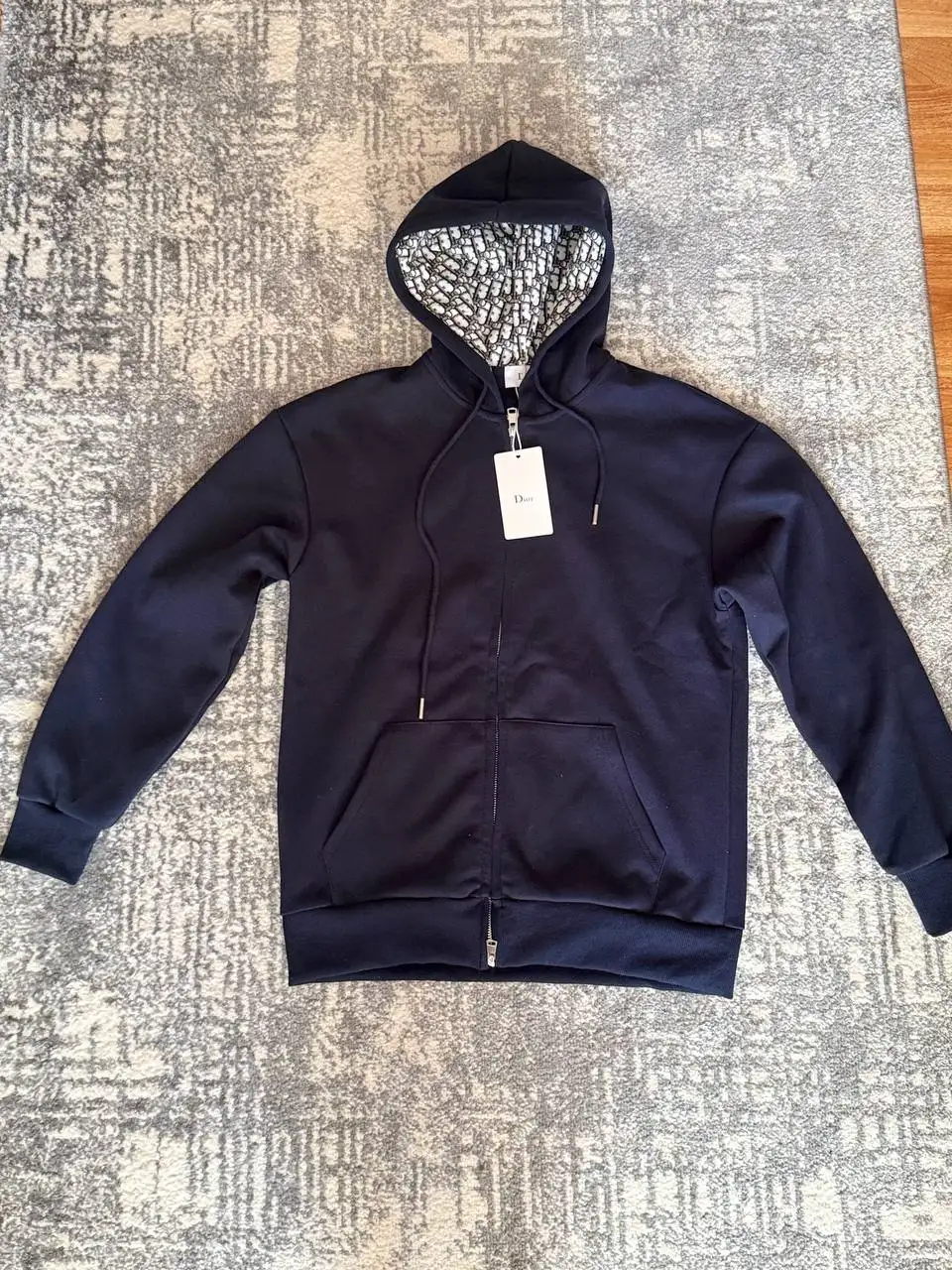 Продажа новых зипок и кроссовок - Одежда в Уфа