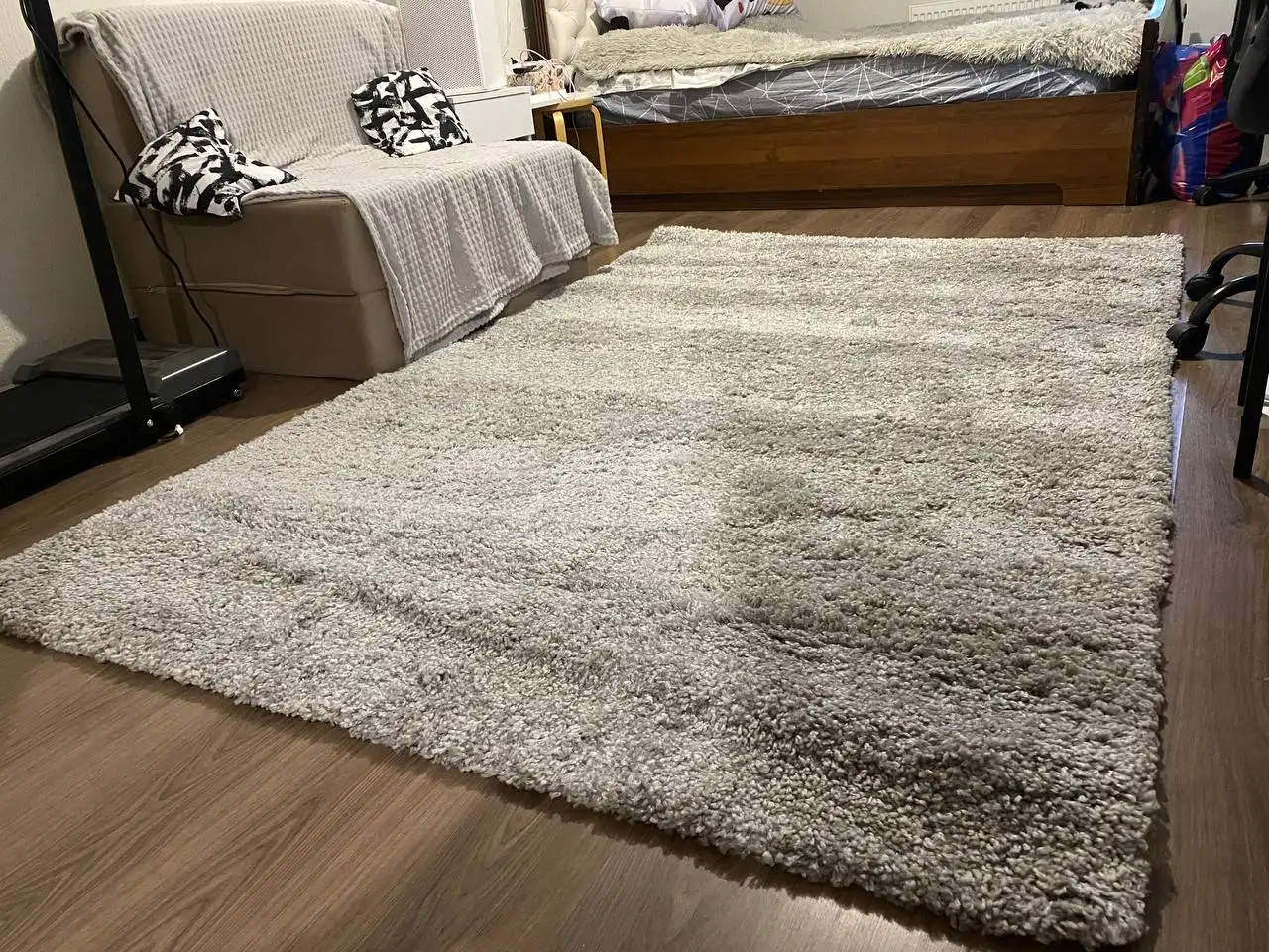 Продажа ковра Shaggy trend и напольной вешалки - Барахолка в Уфа