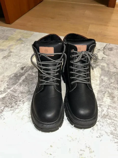 Мужские ботинки размер 41 черные - Футболки в Уфа