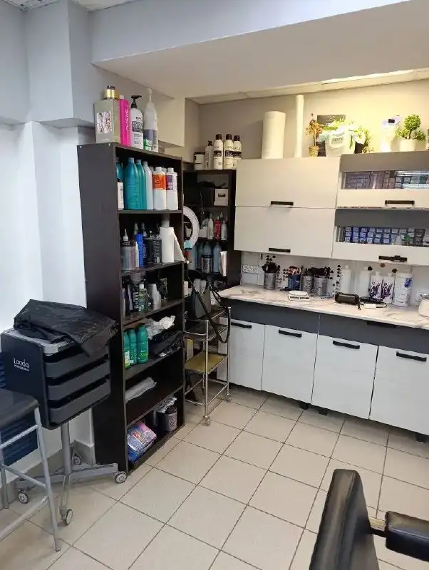 Аренда рабочих мест для мастеров маникюра и парикмахеров - Аренда рабочего места (Услуги) в Уфа