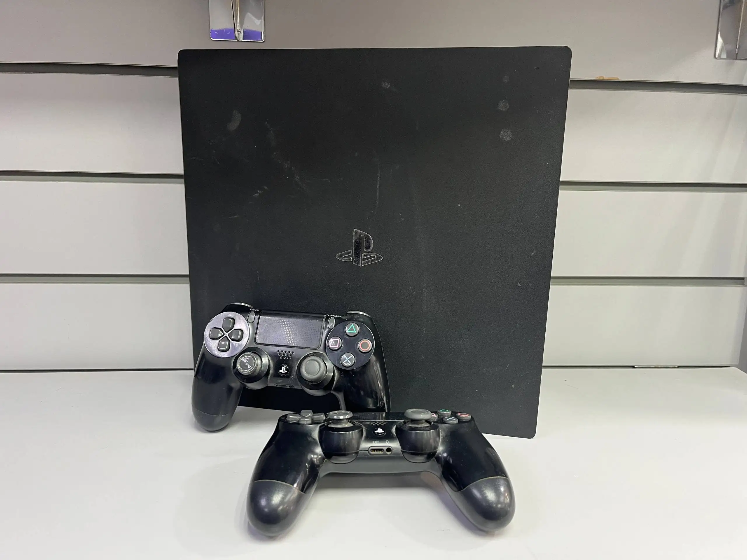 Продам PlayStation 4 Pro 1TB - Игровые консоли (Электроника) в Уфа