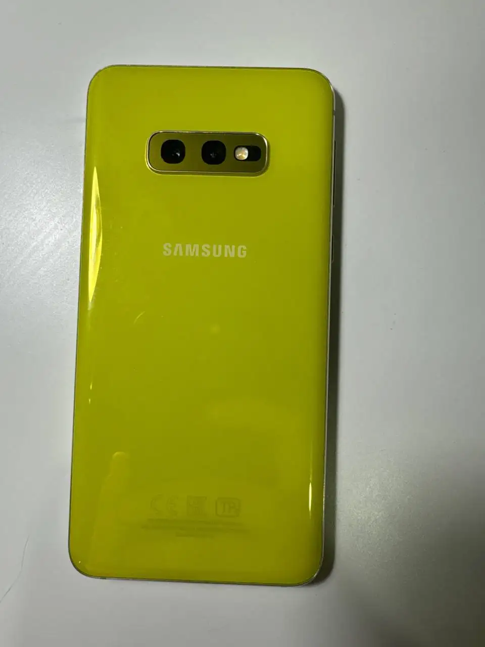 Продам Samsung Galaxy S10e в цвете «Цитрус» 128гб - Смартфоны (Электроника) в Уфа