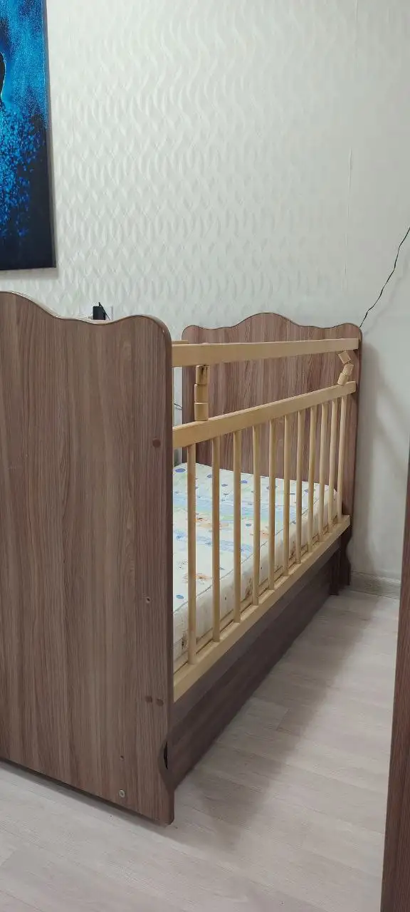 Кровать с поперечным маятником и ящиком - Мебель (Барахолка) в Уфа