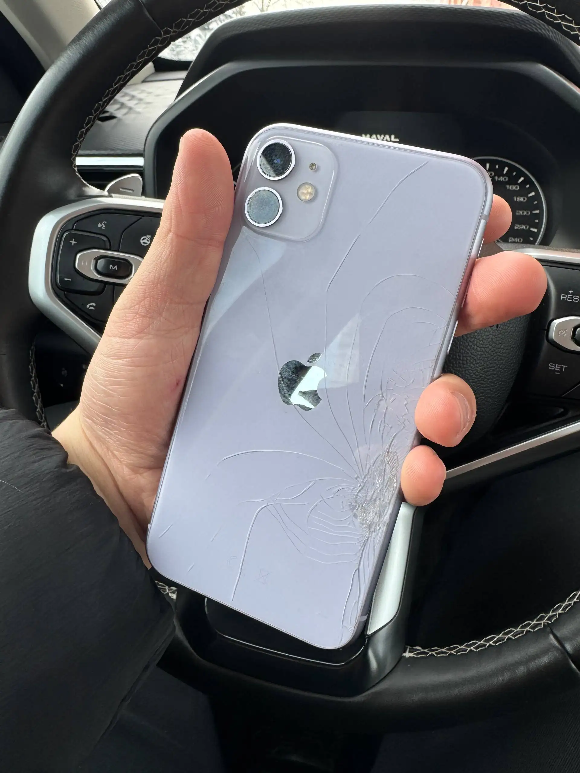 iPhone 11 256GB с разбитой задней крышкой - Смартфоны (Электроника) в Уфа