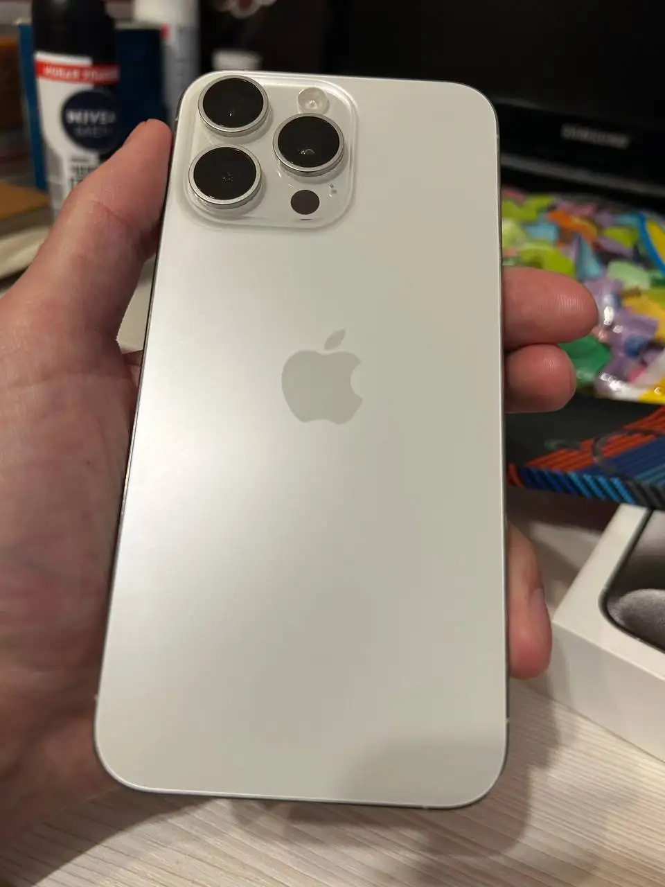 Продам iPhone 15 pro max с царапинами на дисплее - Смартфоны (Электроника) в Уфа