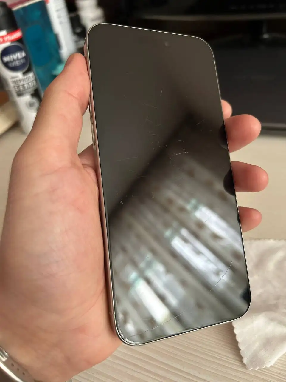 Продам iPhone 15 pro max с царапинами на дисплее - Смартфоны (Электроника) в Уфа