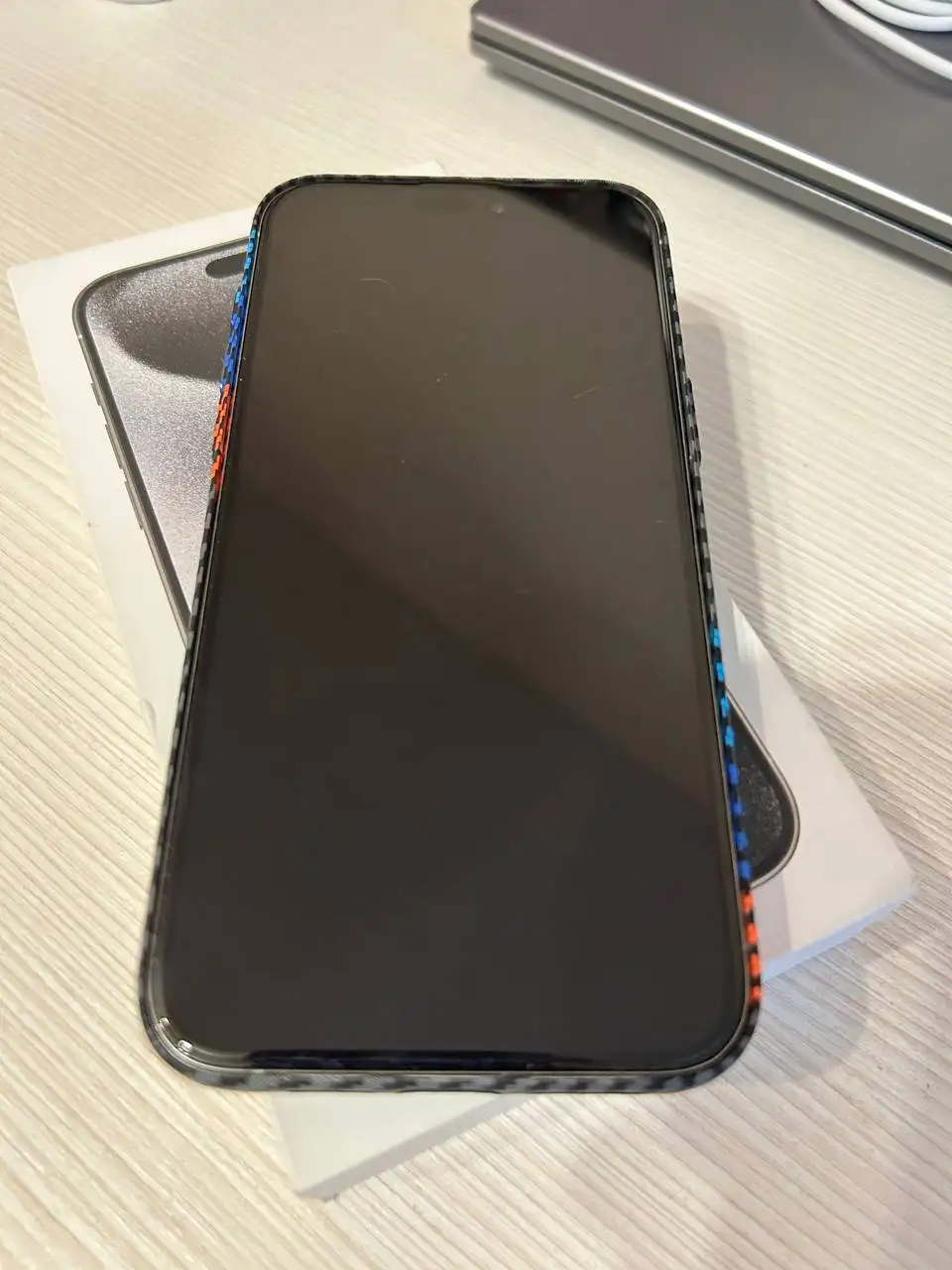 Продам iPhone 15 pro max с царапинами на дисплее - Смартфоны (Электроника) в Уфа