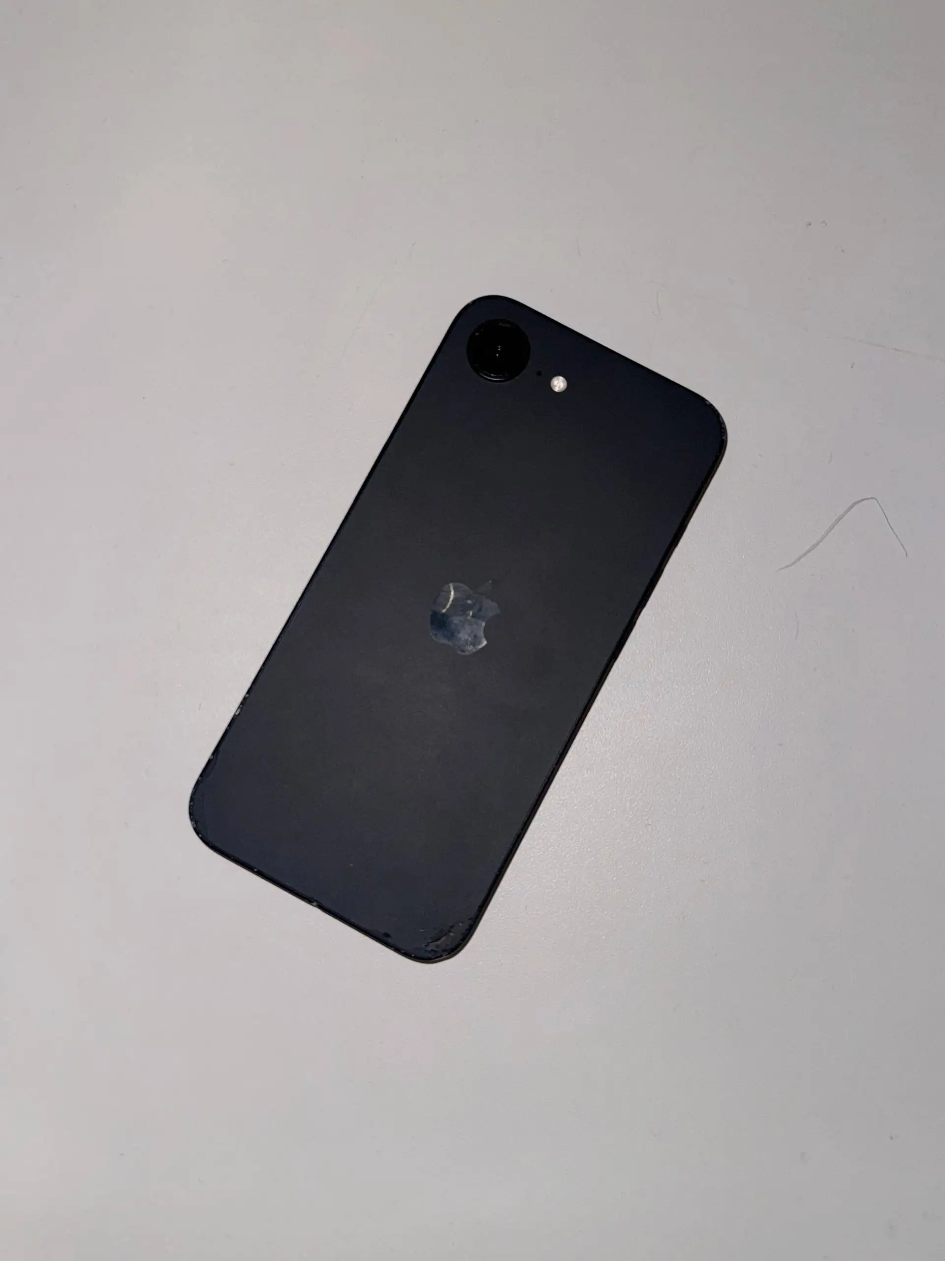 Продается iPhone 16e 128 ГБ с незначительными повреждениями - Смартфоны (Электроника) в Уфа