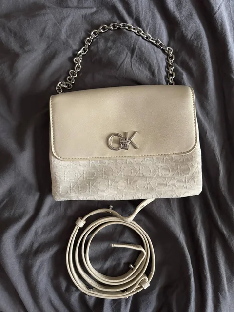 Сумка кросс-боди Calvin Klein молочного цвета - частное объявление в Уфа