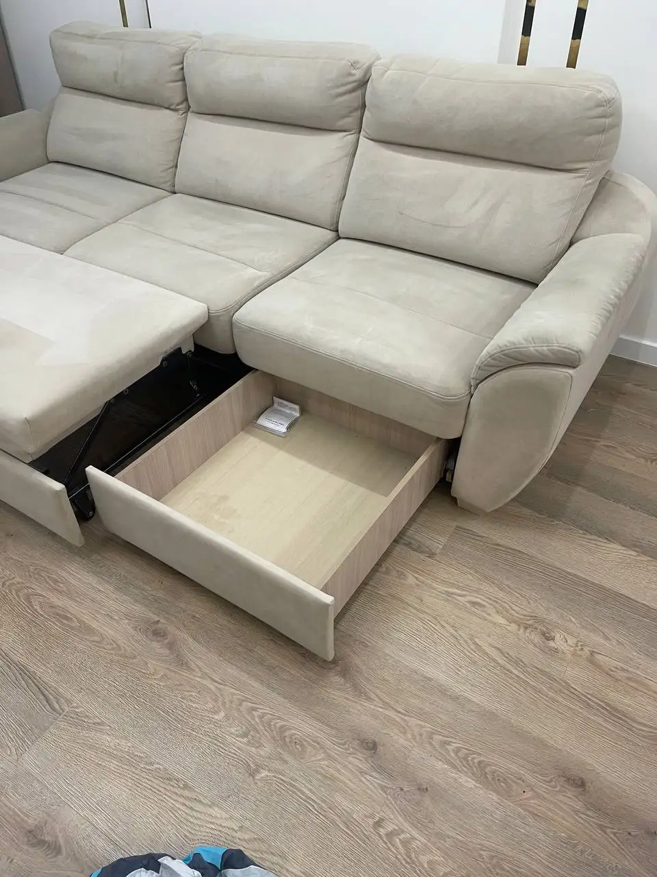 Продам хороший диван шириной 280 см - Мебель (Для дома и дачи) в Уфа