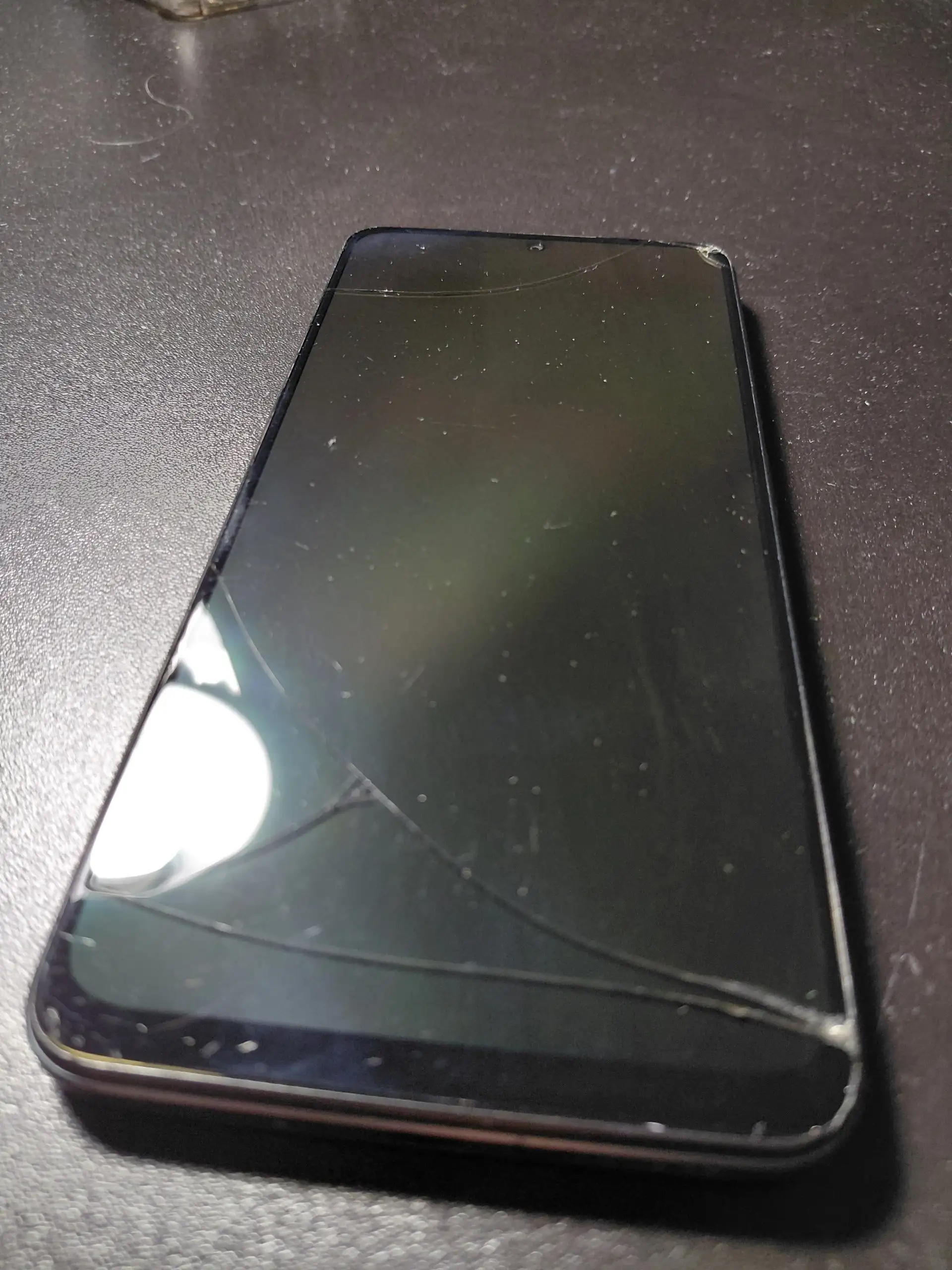 Poco X5 5G 2023 года с поцарапанным дисплеем - Смартфоны (Электроника) в Уфа