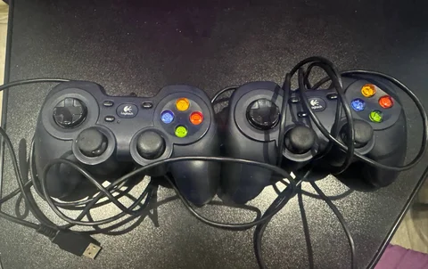 Продам джойстики Logitech оригинал 2 штуки - Мониторы в Уфа