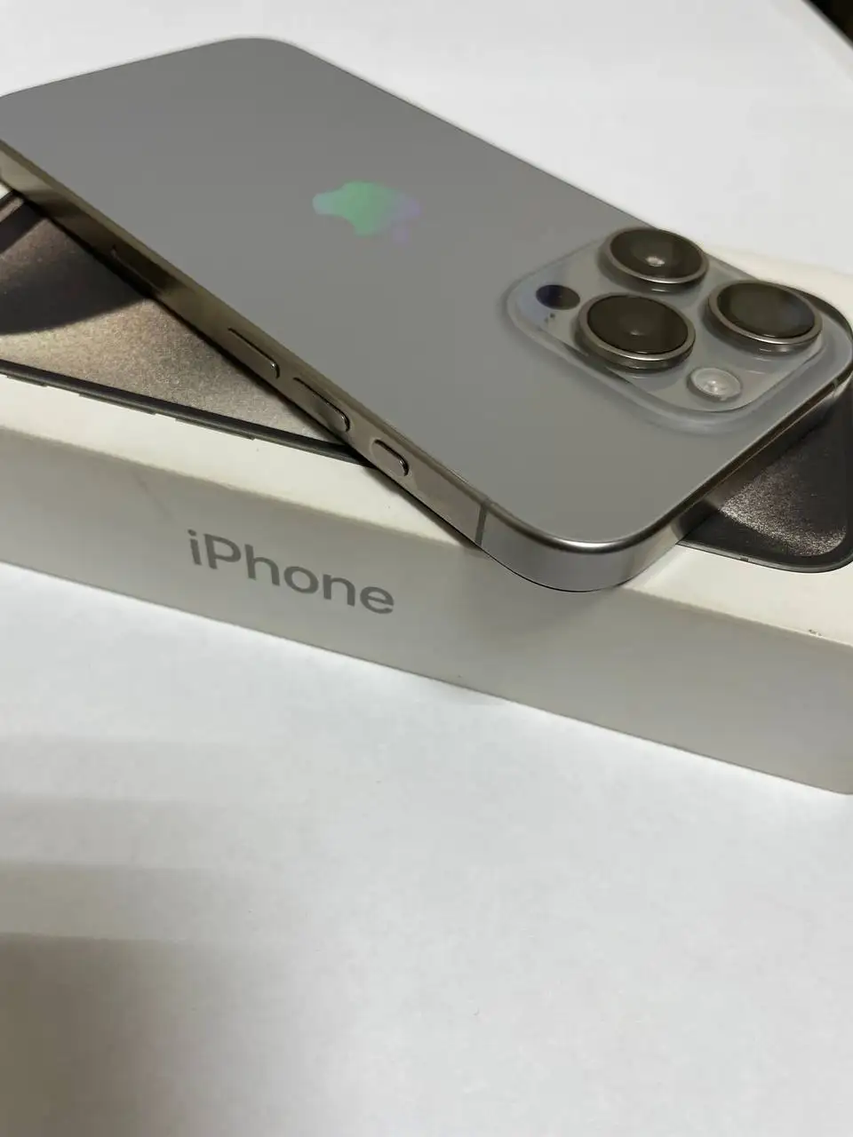 Продажа iPhone 15 Pro 256 ГБ серебристый - Смартфоны (Электроника) в Уфа