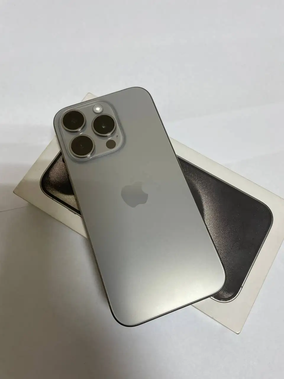 Продажа iPhone 15 Pro 256 ГБ серебристый - Смартфоны (Электроника) в Уфа