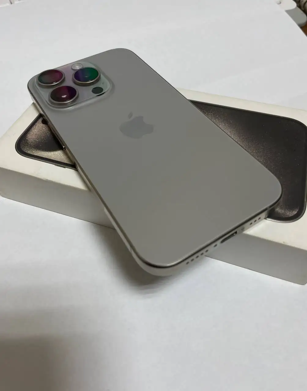 iPhone 15 Pro 256 ГБ серебристый - Смартфоны (Электроника) в Уфа